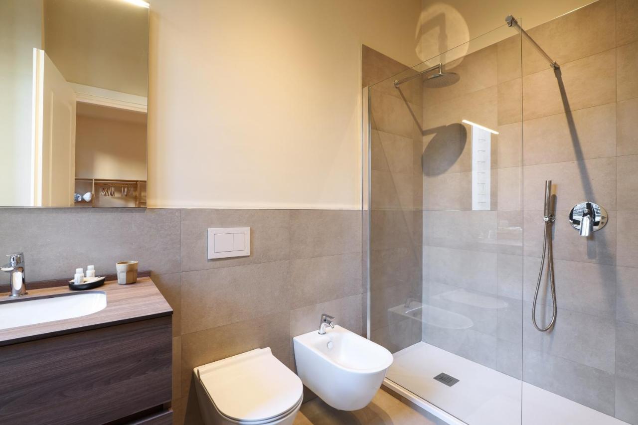 Luxury San Babila Apartment ミラノ エクステリア 写真