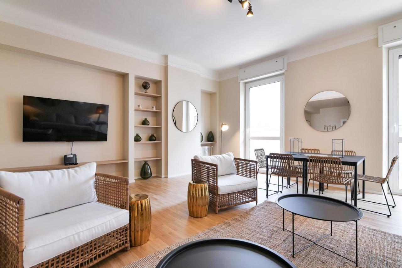 Luxury San Babila Apartment ミラノ エクステリア 写真