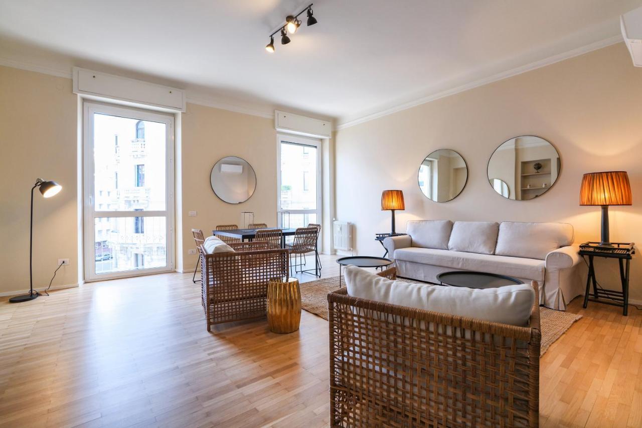 Luxury San Babila Apartment ミラノ エクステリア 写真